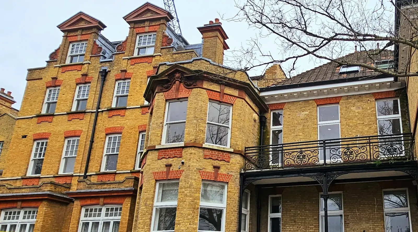 Richmond Royal Hospital, Richmond - Listed facade restoration, TORIK cleaning, repointing & structural masonry repairs